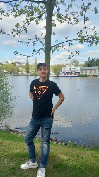  ,   Nerovin, 42 ,     , c 