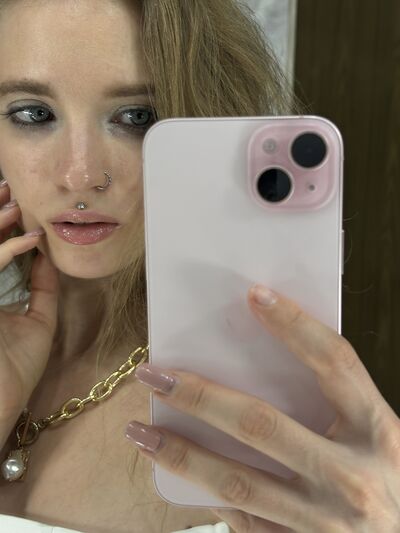  ,   Calvia Farey, 26 ,  