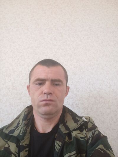  ,   Anton, 37 ,   ,   