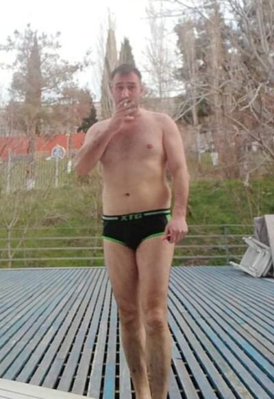  ,   Goga, 41 ,   ,   
