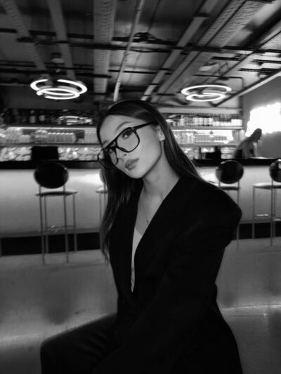  ,   Anastasia, 21 ,  
