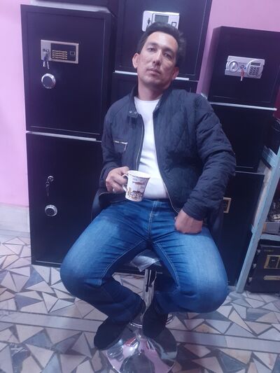  ,   Farrux, 42 ,   ,   , c 