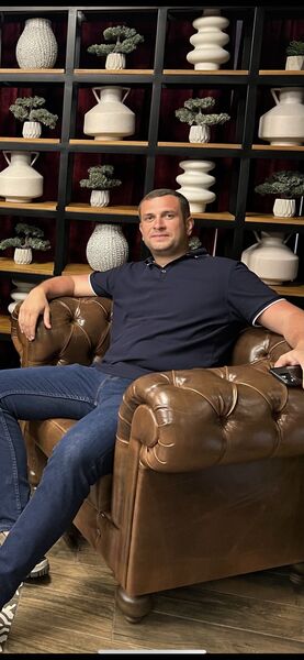  ,   George, 39 ,   ,   