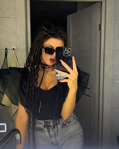  ,   LIZA, 22 ,  