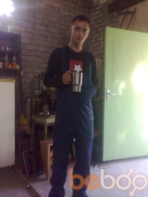  ,   Artjom, 32 ,     , c 