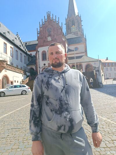  Aschaffenburg,   Serj, 38 ,   ,   , c , 