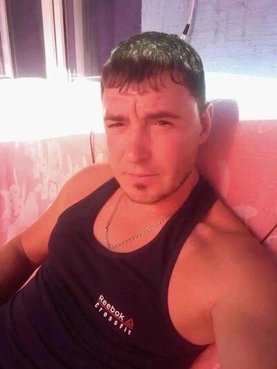  ,   Erik, 45 ,   ,   