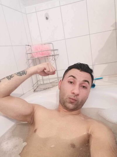  ,   Khan, 33 ,   ,   