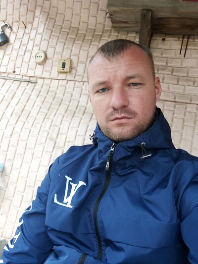  ,   Pavel, 33 ,   ,   