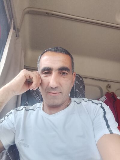  ,   Gagik, 45 ,   ,   