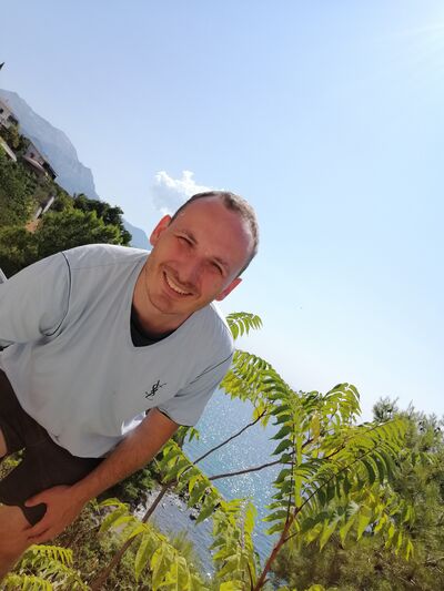  ,   Pawel, 40 ,   ,   