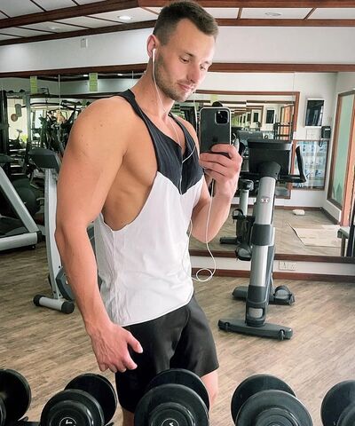  ,   Anton, 36 ,     , c 