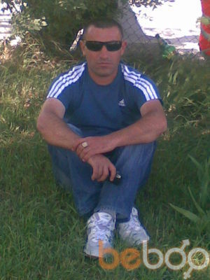  1930490  Beso, 49 ,    
