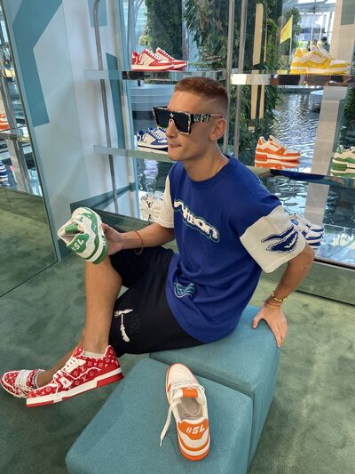  ,   Ruslan, 24 ,   ,   