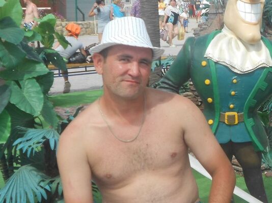  ,   Rinat, 40 ,   