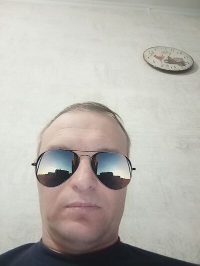  -,   Sergei, 39 ,   c , 