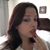  ,  Anya, 22